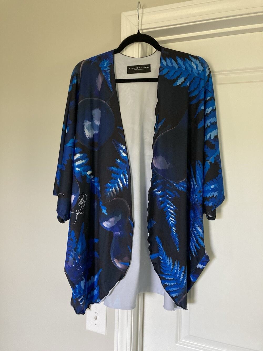 Kini Zamora Dark Blue Black Kimono Bathing Suit Beach Cover Up Stretch Aloha OS